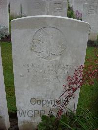 Etaples Military Cemetery - Forsyth, Ross Frederick
